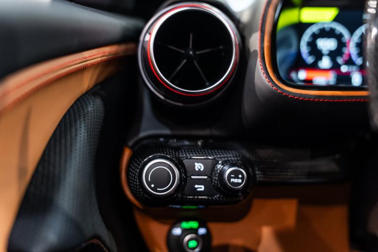 http://www.koenigseggchicago.com/galleria_images/194/194_p40_f.jpg