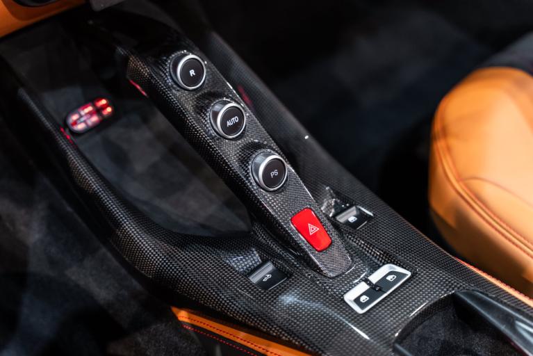 http://www.koenigseggchicago.com/galleria_images/194/194_p48_f.jpg