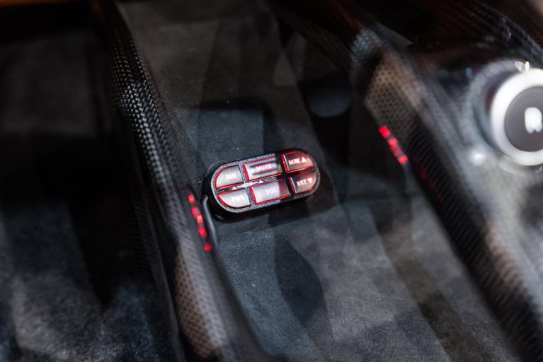 http://www.koenigseggchicago.com/galleria_images/194/194_p50_f.jpg
