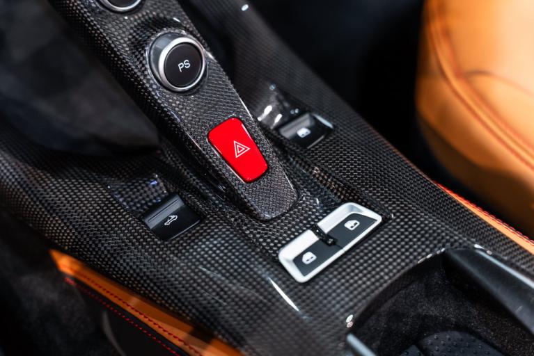 http://www.koenigseggchicago.com/galleria_images/194/194_p51_f.jpg