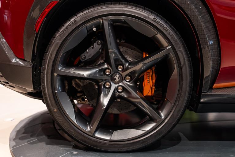 http://www.koenigseggchicago.com/galleria_images/195/195_p15_f.jpg