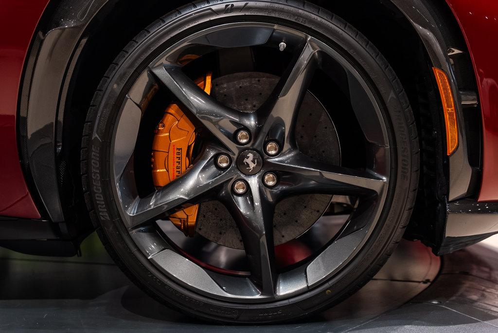 http://www.koenigseggchicago.com/galleria_images/195/195_p16_l.jpg