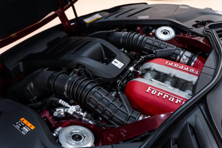 http://www.koenigseggchicago.com/galleria_images/195/195_p17_f.jpg