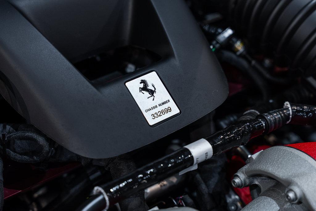 http://www.koenigseggchicago.com/galleria_images/195/195_p18_l.jpg