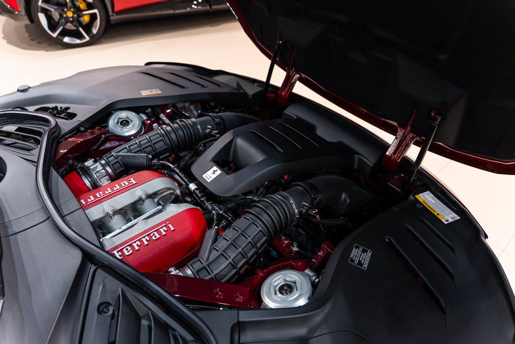 http://www.koenigseggchicago.com/galleria_images/195/195_p22_l.jpg