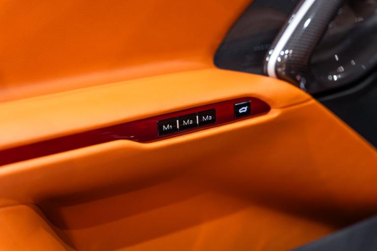 http://www.koenigseggchicago.com/galleria_images/195/195_p30_f.jpg