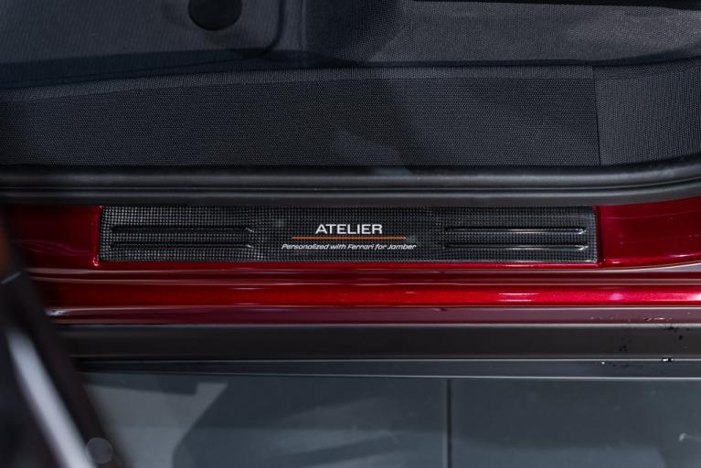 http://www.koenigseggchicago.com/galleria_images/195/195_p32_f.jpg