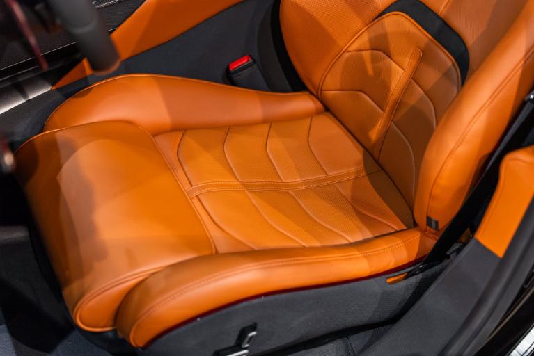 http://www.koenigseggchicago.com/galleria_images/195/195_p33_f.jpg