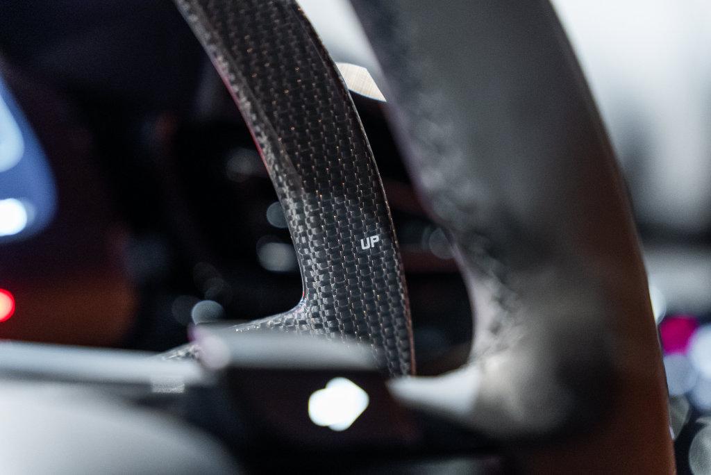 http://www.koenigseggchicago.com/galleria_images/195/195_p37_l.jpg