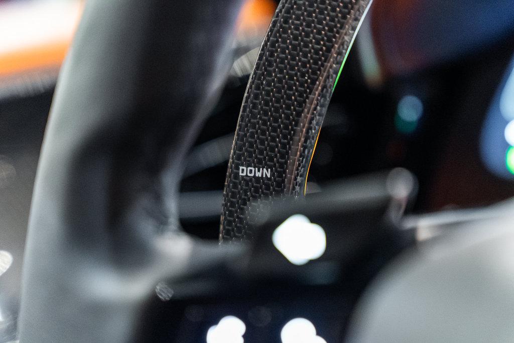 http://www.koenigseggchicago.com/galleria_images/195/195_p38_l.jpg