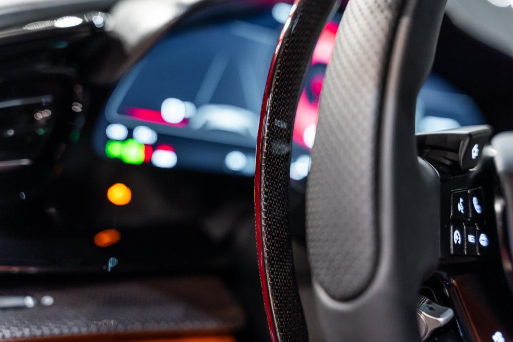 http://www.koenigseggchicago.com/galleria_images/195/195_p39_l.jpg