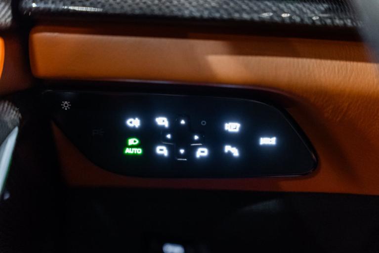 http://www.koenigseggchicago.com/galleria_images/195/195_p45_f.jpg