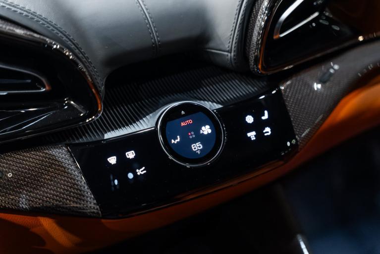 http://www.koenigseggchicago.com/galleria_images/195/195_p46_f.jpg