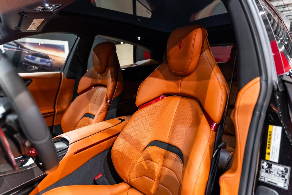 http://www.koenigseggchicago.com/galleria_images/195/195_p4_l.jpg