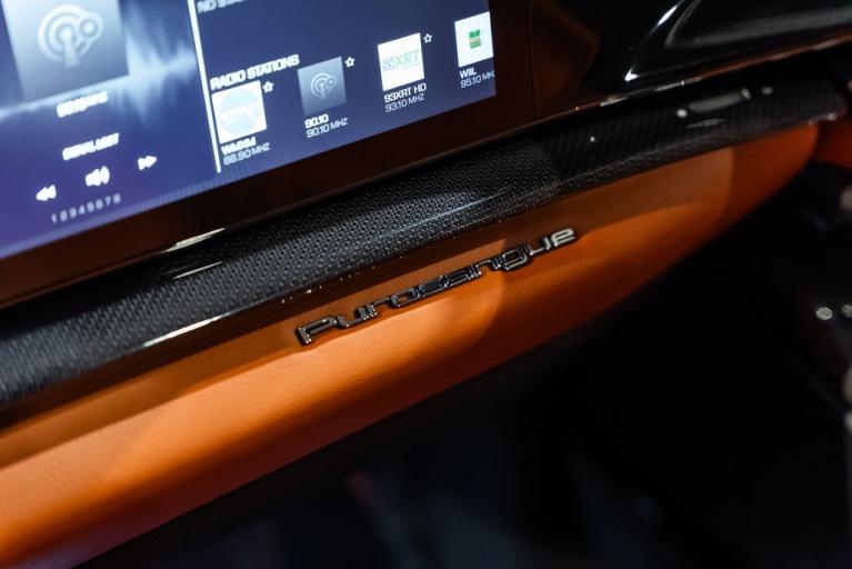 http://www.koenigseggchicago.com/galleria_images/195/195_p52_f.jpg