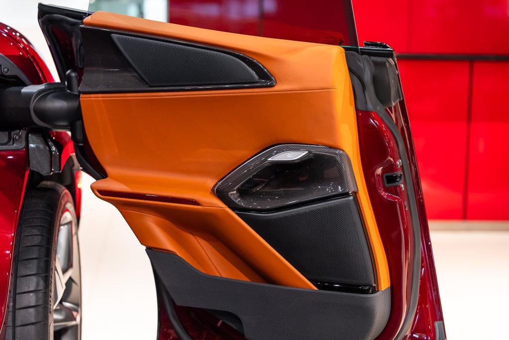 http://www.koenigseggchicago.com/galleria_images/195/195_p56_l.jpg