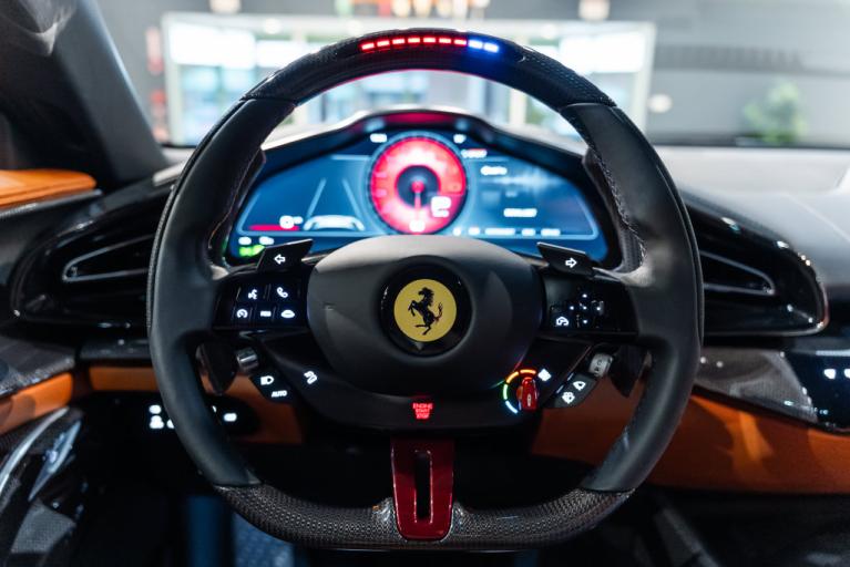 http://www.koenigseggchicago.com/galleria_images/195/195_p5_f.jpg