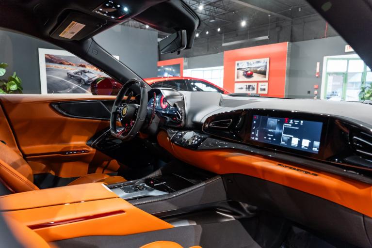 http://www.koenigseggchicago.com/galleria_images/195/195_p67_f.jpg