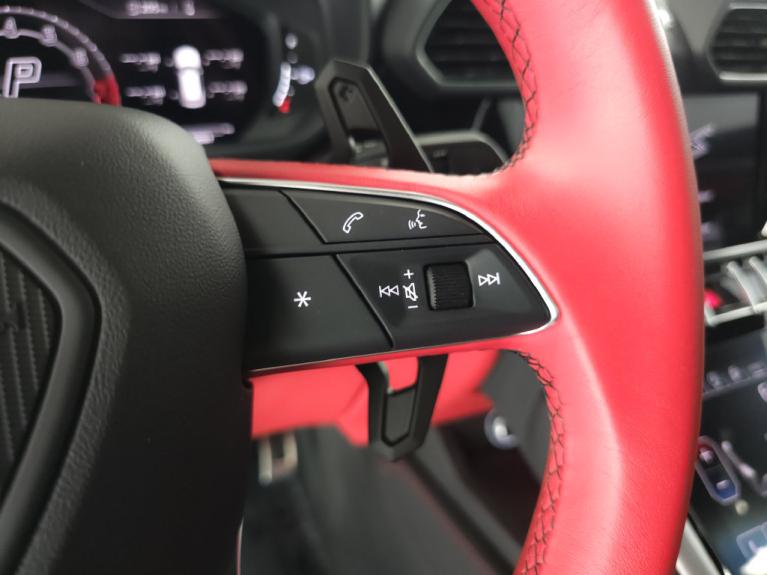 http://www.koenigseggchicago.com/galleria_images/196/196_p12_f.jpg