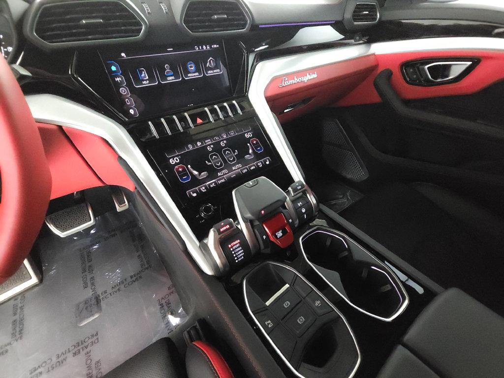 http://www.koenigseggchicago.com/galleria_images/196/196_p14_l.jpg