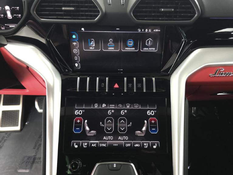 http://www.koenigseggchicago.com/galleria_images/196/196_p16_f.jpg