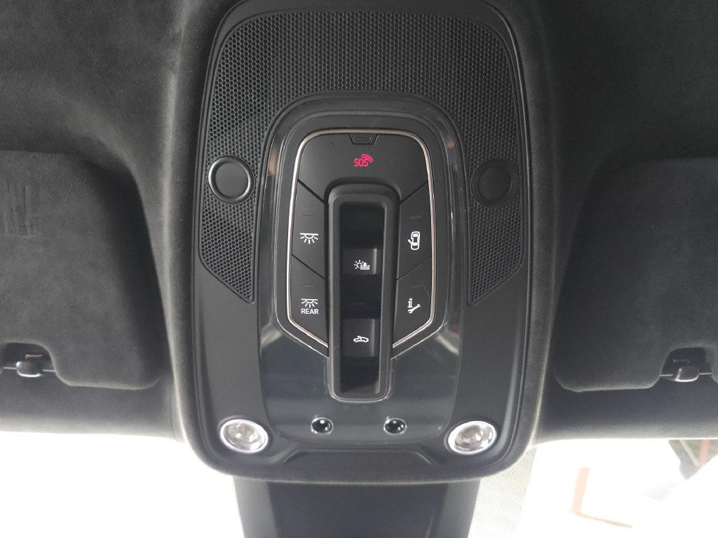 http://www.koenigseggchicago.com/galleria_images/196/196_p18_l.jpg