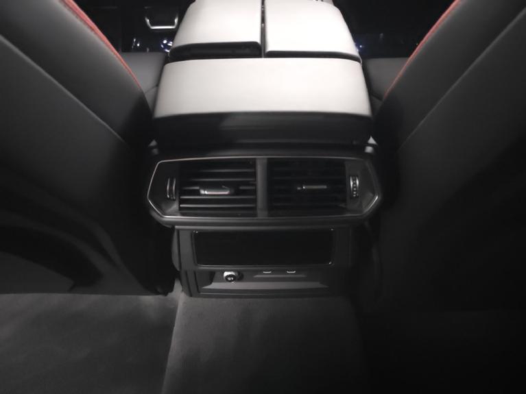 http://www.koenigseggchicago.com/galleria_images/196/196_p22_f.jpg