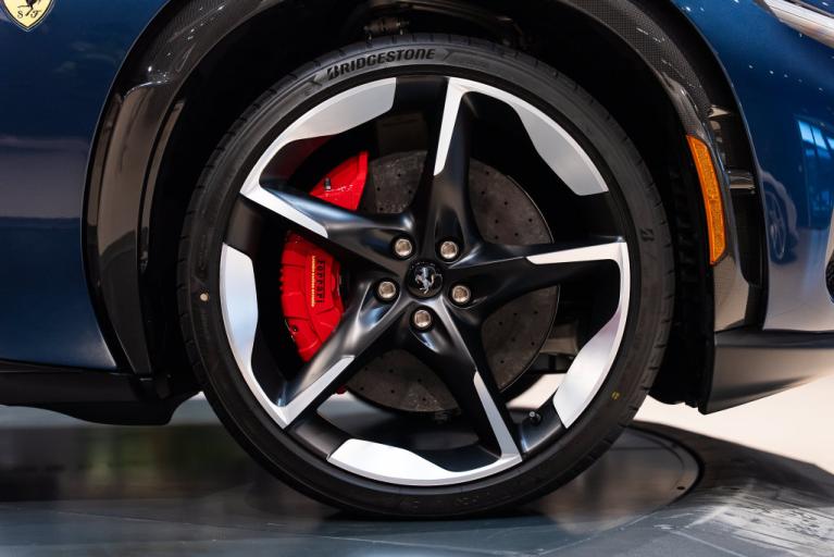 http://www.koenigseggchicago.com/galleria_images/197/197_p16_f.jpg