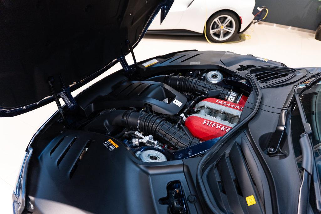 http://www.koenigseggchicago.com/galleria_images/197/197_p17_l.jpg