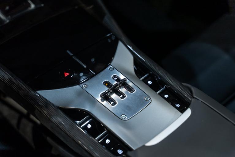 http://www.koenigseggchicago.com/galleria_images/197/197_p41_f.jpg