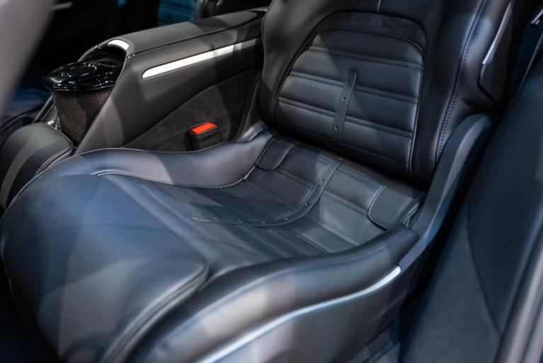 http://www.koenigseggchicago.com/galleria_images/197/197_p49_f.jpg
