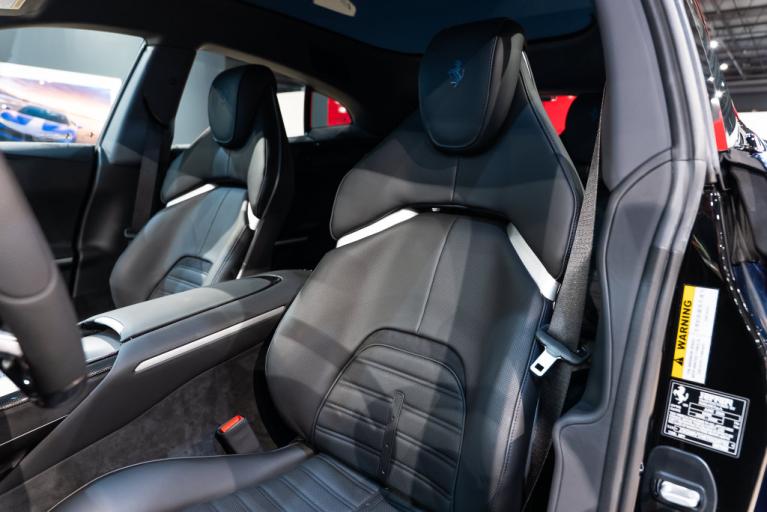 http://www.koenigseggchicago.com/galleria_images/197/197_p4_f.jpg