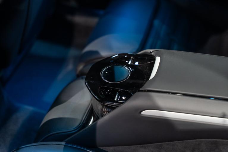 http://www.koenigseggchicago.com/galleria_images/197/197_p51_f.jpg
