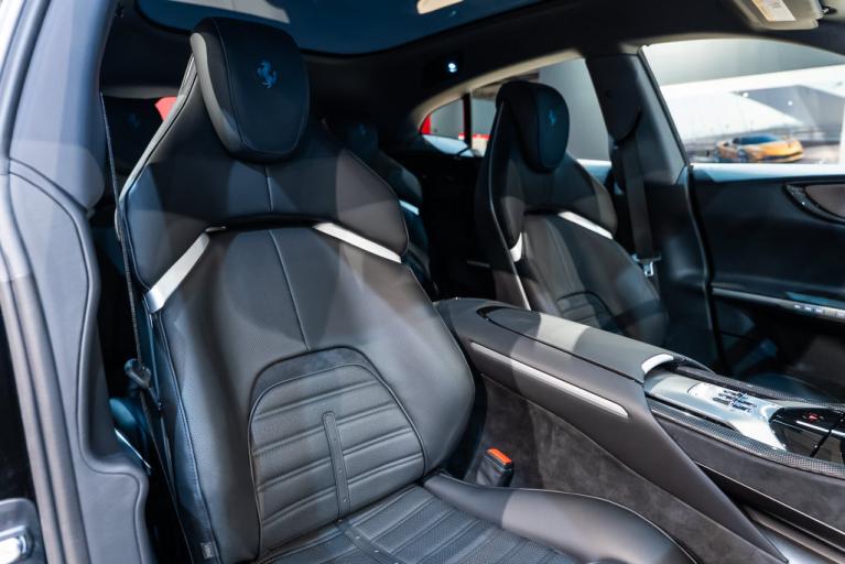 http://www.koenigseggchicago.com/galleria_images/197/197_p59_f.jpg