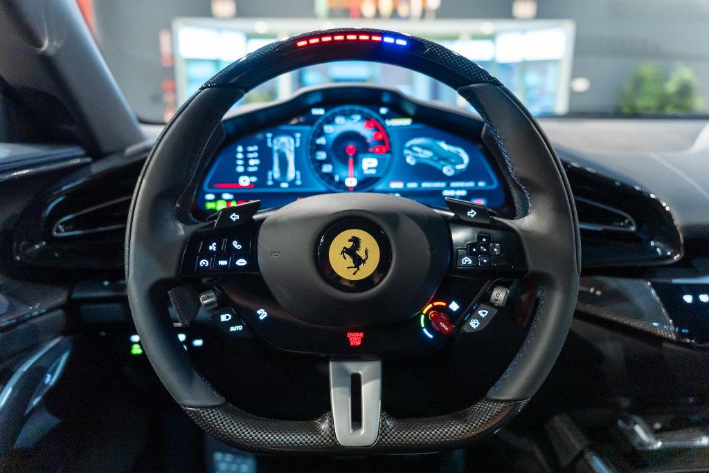 http://www.koenigseggchicago.com/galleria_images/197/197_p5_l.jpg