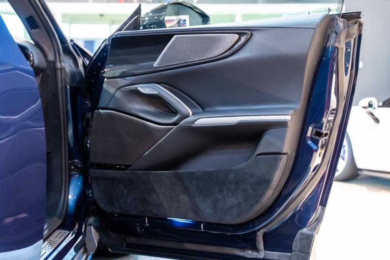 http://www.koenigseggchicago.com/galleria_images/197/197_p60_f.jpg