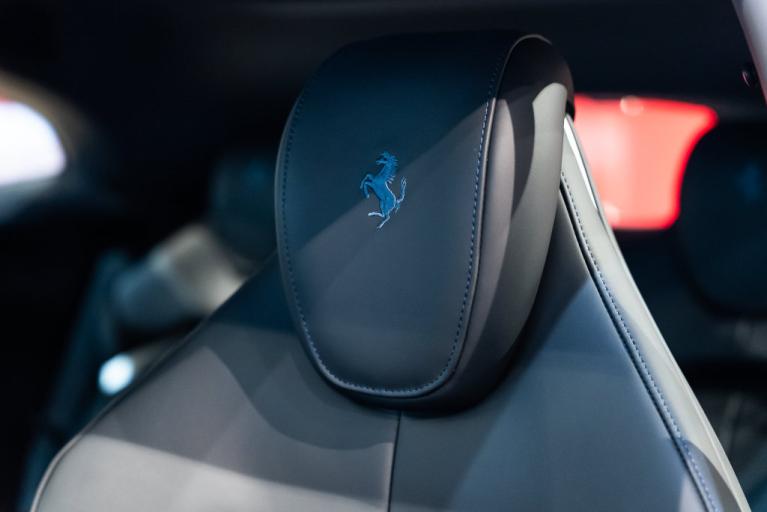 http://www.koenigseggchicago.com/galleria_images/197/197_p6_f.jpg