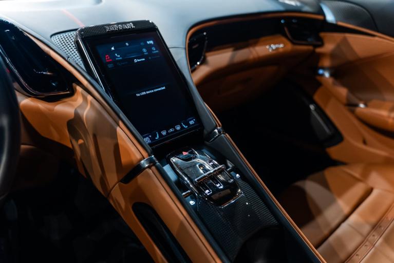 http://www.koenigseggchicago.com/galleria_images/198/198_p38_f.jpg