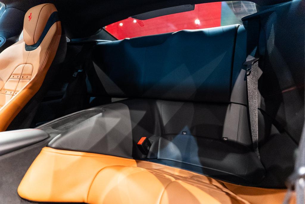 http://www.koenigseggchicago.com/galleria_images/198/198_p40_l.jpg