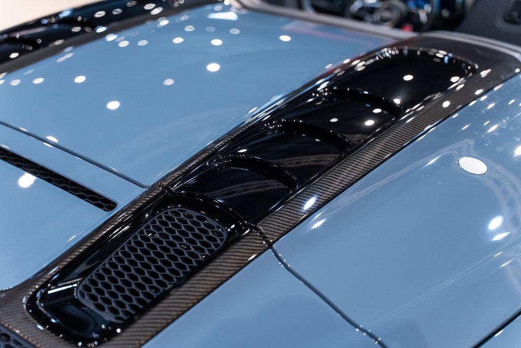 http://www.koenigseggchicago.com/galleria_images/199/199_p14_l.jpg