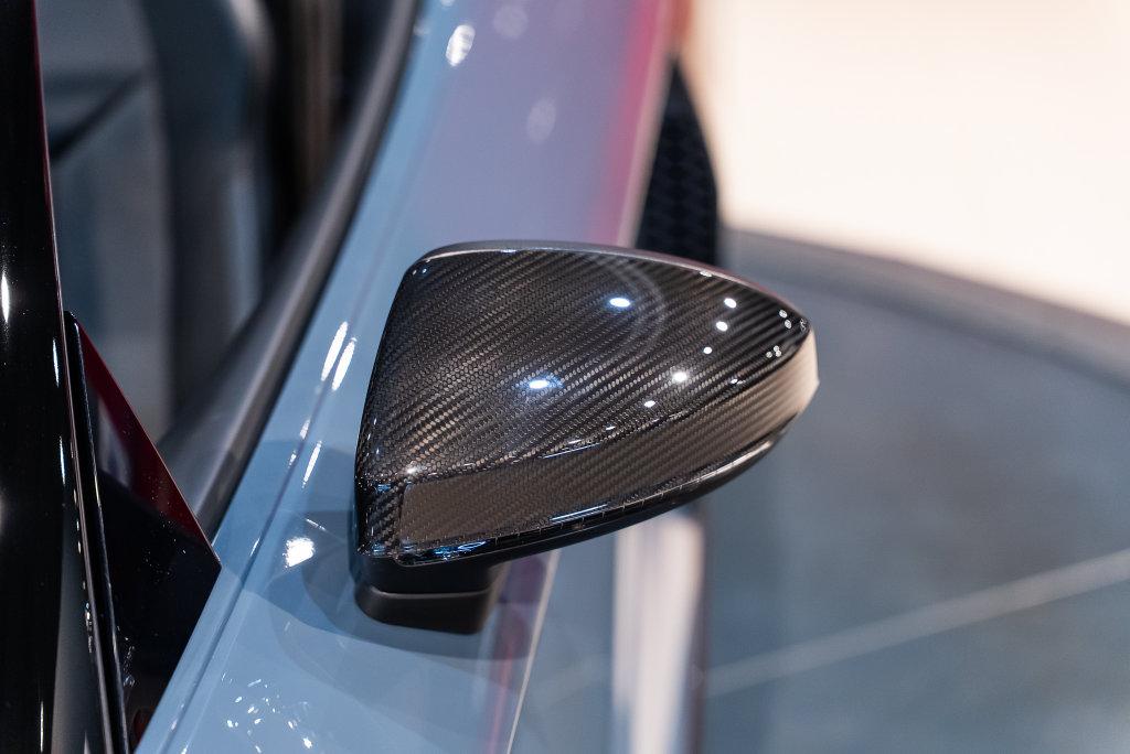 http://www.koenigseggchicago.com/galleria_images/199/199_p15_l.jpg