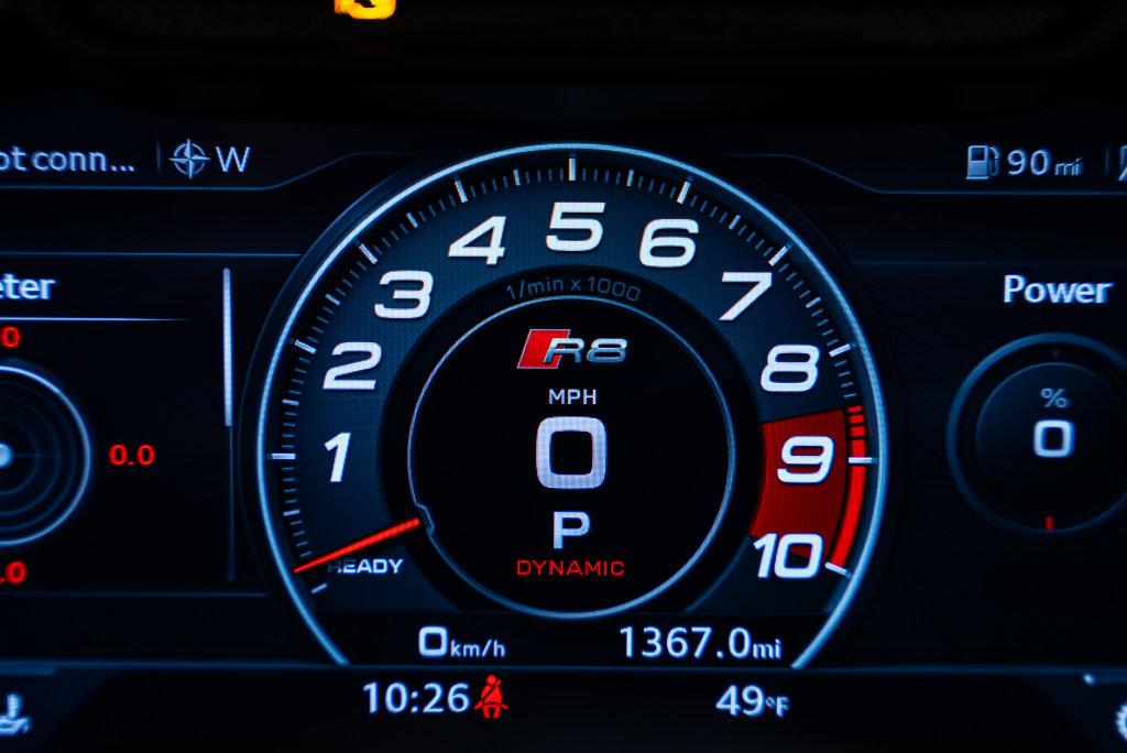 http://www.koenigseggchicago.com/galleria_images/199/199_p28_l.jpg