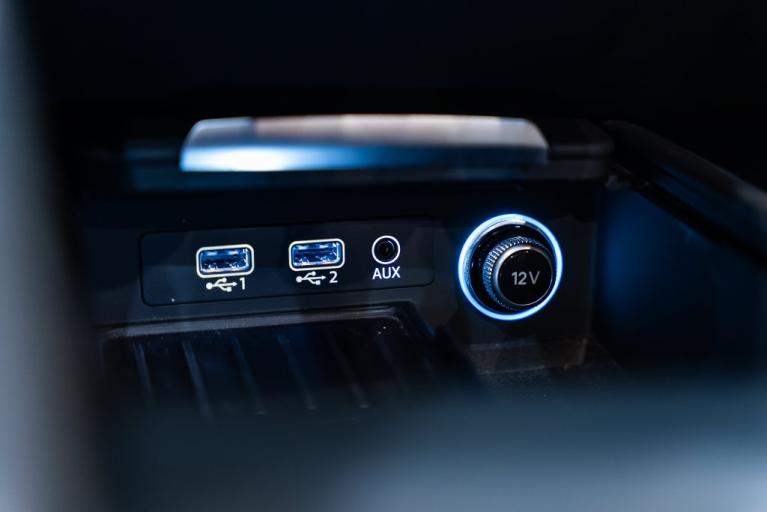 http://www.koenigseggchicago.com/galleria_images/199/199_p35_f.jpg