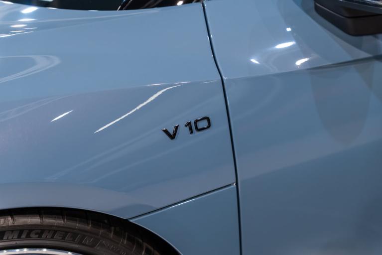 http://www.koenigseggchicago.com/galleria_images/199/199_p4_f.jpg