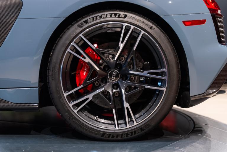 http://www.koenigseggchicago.com/galleria_images/199/199_p6_f.jpg