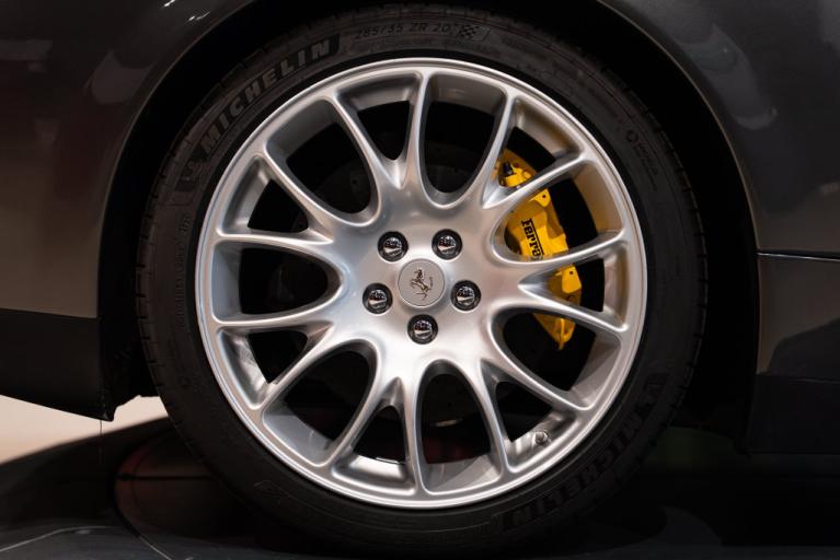 http://www.koenigseggchicago.com/galleria_images/201/201_p16_f.jpg