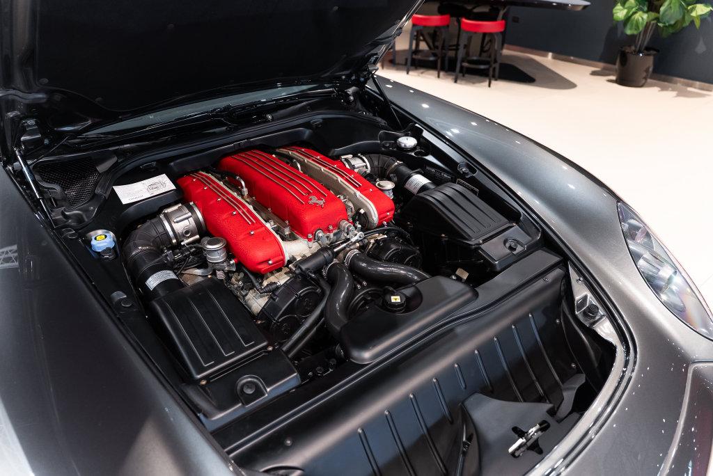 http://www.koenigseggchicago.com/galleria_images/201/201_p18_l.jpg