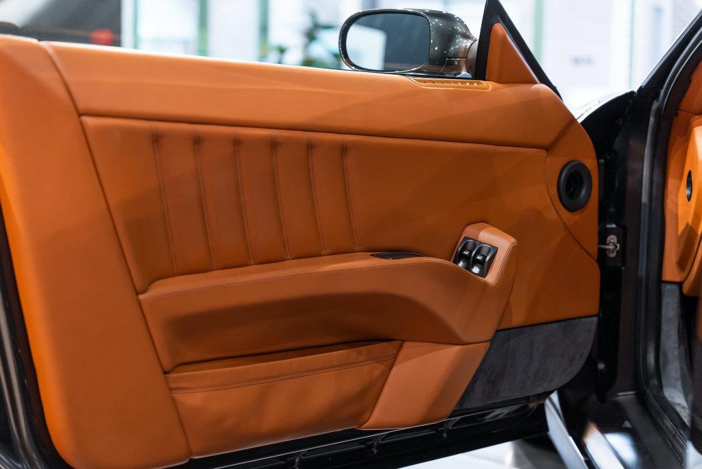 http://www.koenigseggchicago.com/galleria_images/201/201_p32_l.jpg