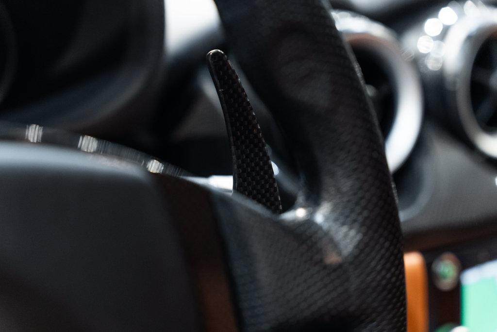 http://www.koenigseggchicago.com/galleria_images/201/201_p42_l.jpg