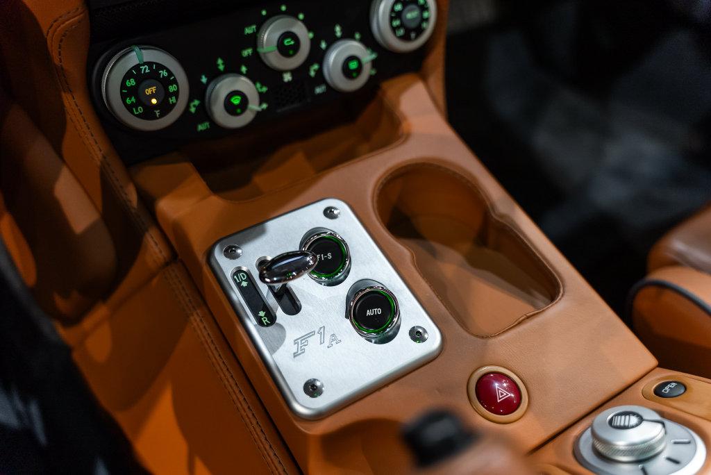 http://www.koenigseggchicago.com/galleria_images/201/201_p57_l.jpg